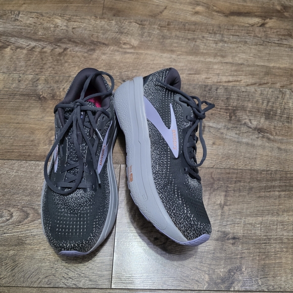 Brooks  Ghost Max Sneaker Women Size 10B - Picture 4 of 13